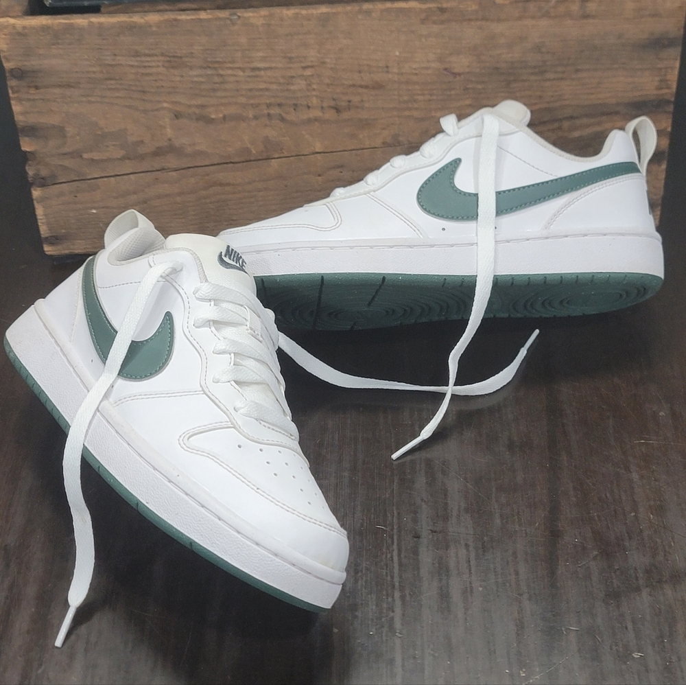 Nike Court Borough Low Recraft "Green/White" Wmns 8 Fast Shipper